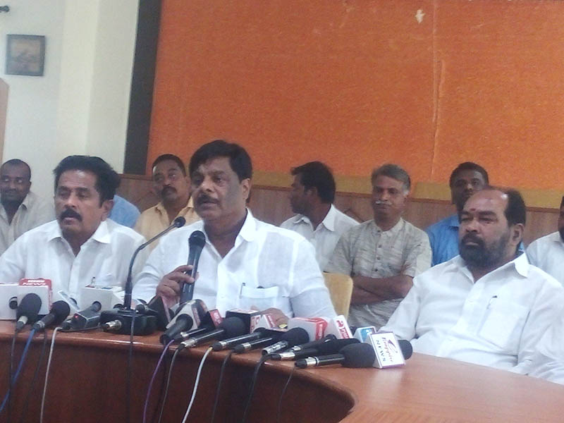 ವೀಳ್ಯದೆಲೆ ಮಾರುವ 245 ಕುಟುಂಬಗಳಿಗೆ ತಲಾ 5 ಗುಂಟೆ ಜಮೀನು: ಸಚಿವ ಮಹದೇವಪ್ಪ